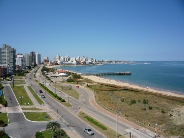 Espectacular departamento vista a la Playa Mansa y toda la Bahía de Punta del Este